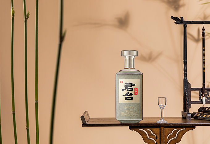 君台厚酱酒广告形象（图片）